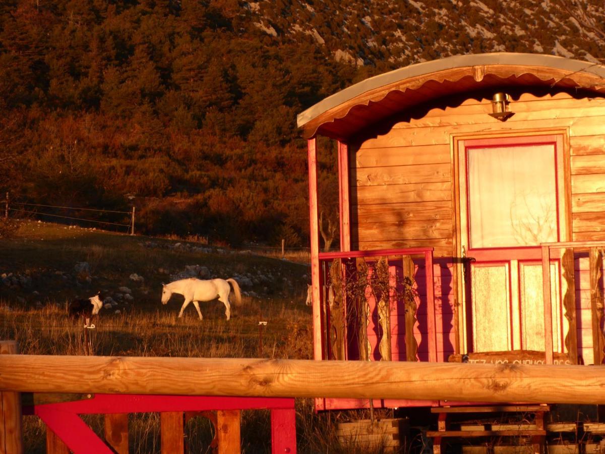 Ferme Saint Pierre Hotel Bargeme Bagian luar foto