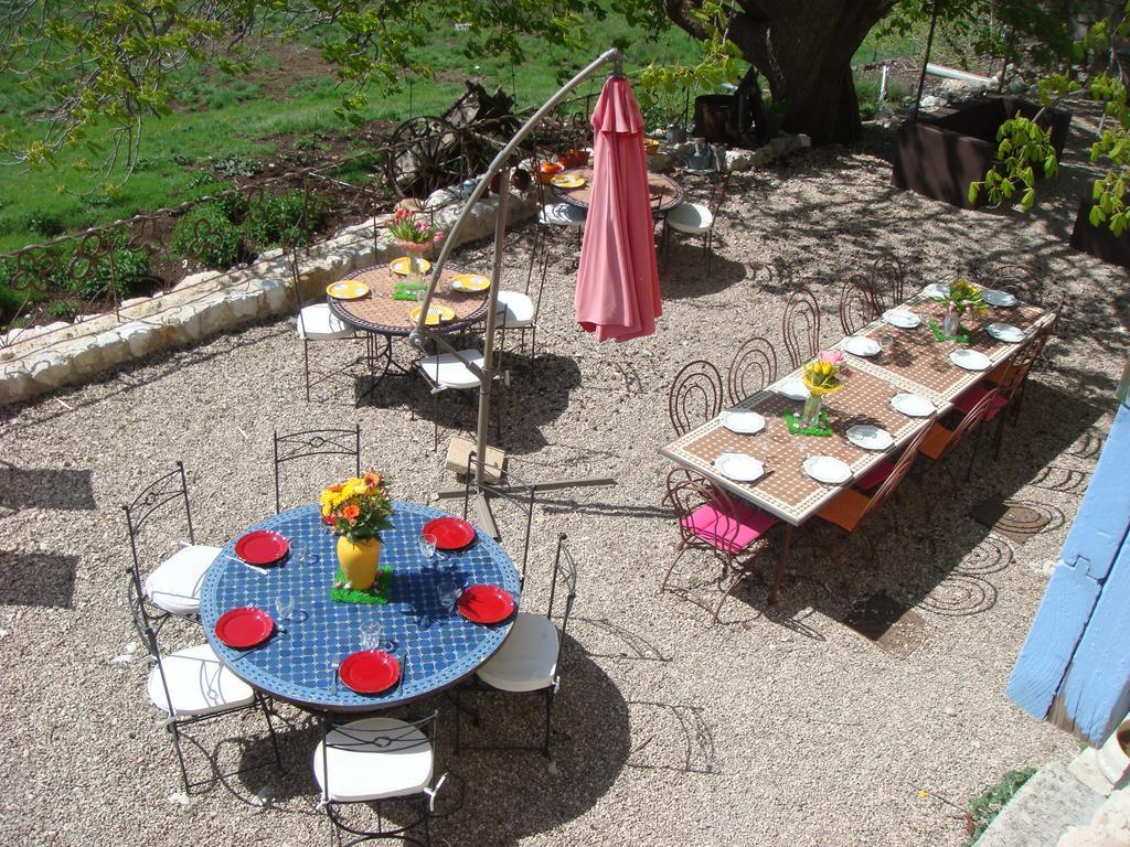 Ferme Saint Pierre Hotel Bargeme Bagian luar foto