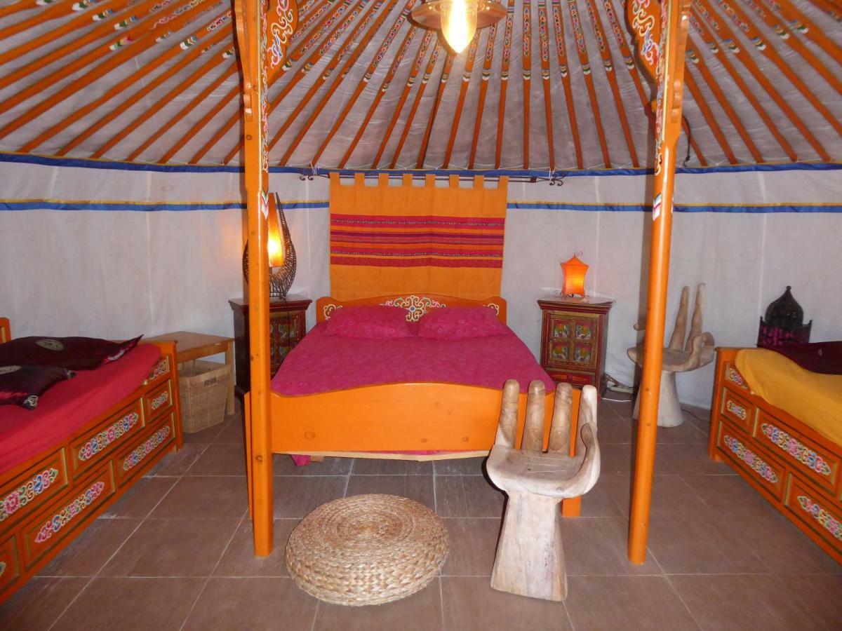 Ferme Saint Pierre Hotel Bargeme Bagian luar foto